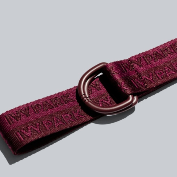 🚨SOLD🚨 IVY PARK LOGO BELT - Picture 3 of 3